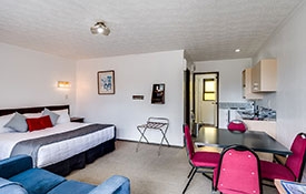 Ace High Motor Inn